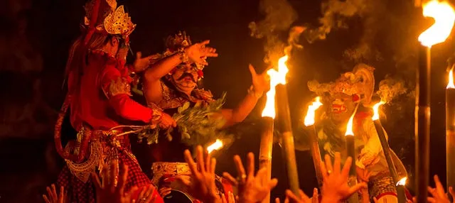 Espectáculo de danza kecak en Ubud